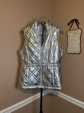 Time and Tru Metallic Silver Quilted Sherpa Vest